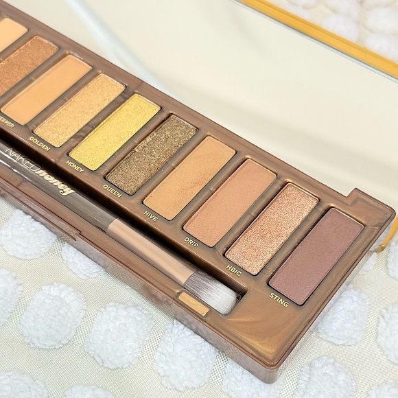 Urban Decay Naked Honey Eyeshadow Palette - Picture 5 of 10